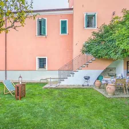 Holiday home 3 Bedroom In Lusignano Dalbenga *